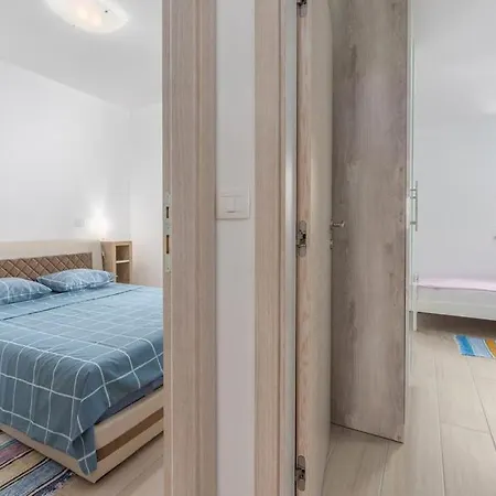 Dina Apartamento *